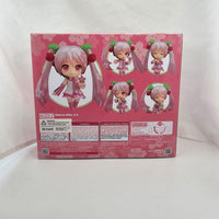 2749 - Sakura Miku 2.0 Complete in Box
